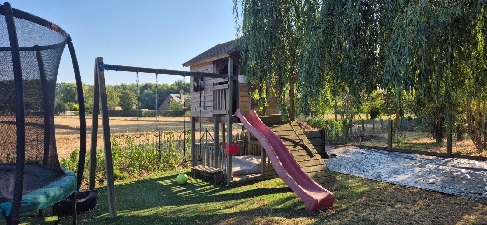 houten speelhuis met glijbaan en schommel, Enlèvement, Utilisé, Bois