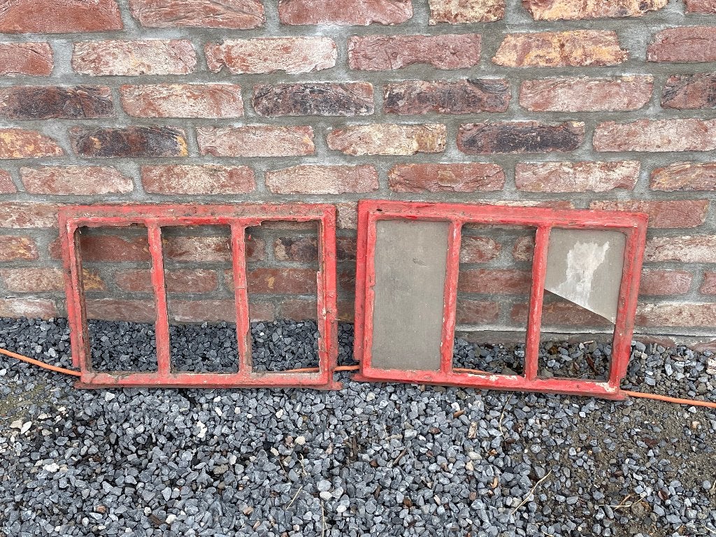 2 anciens cadres de fenêtres en fonte., Bricolage & Construction, Enlèvement ou Envoi