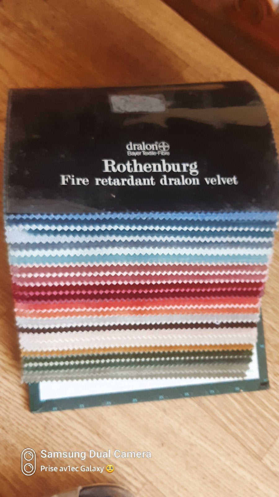 catalogue de tissus, Enlèvement ou Envoi, Moins de 30 cm, Multicolore, Moins de 30 cm