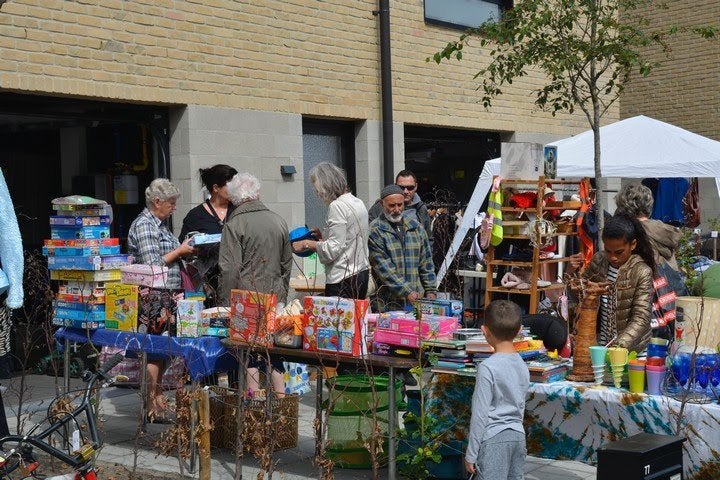 Grote Garageverkoop Rosekapellewijk zondag 13/9/2026, Ophalen, Gebruikt