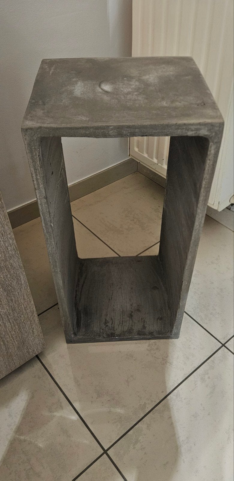 Colonne décorative en aspect béton, Enlèvement