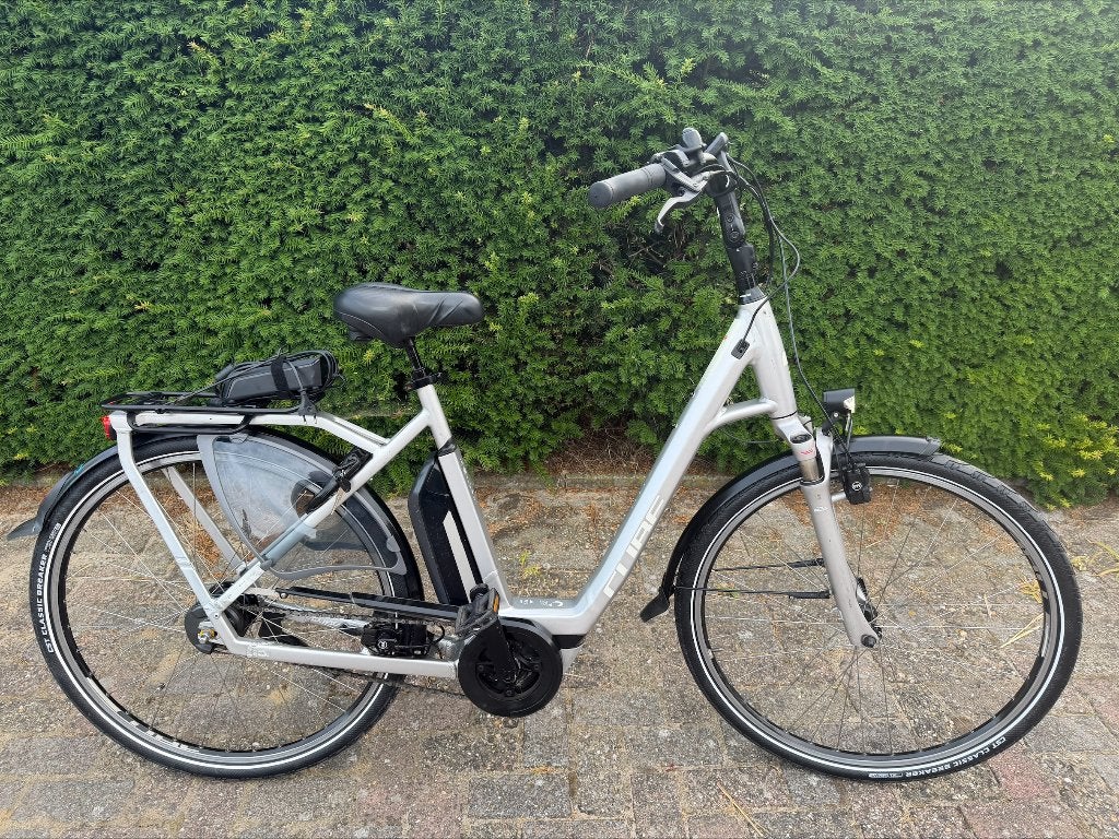 grote maat lage instap cube bosch midden motor 500 watt, Fietsen en Brommers, Ophalen, Zo goed als nieuw, Cube, 50 km per accu of meer