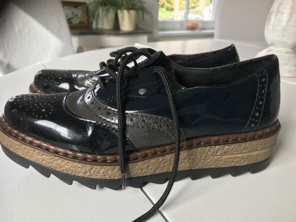 Laké paar damesschoenen Rieker met veters  - maat 38, Ophalen of Verzenden, Zo goed als nieuw