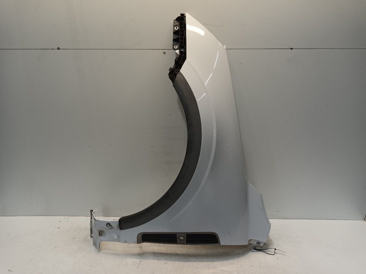 Spatbord links voor Opel Antara, Onderdelen@venauto.nl, Van der Ven Autorecycling B.V., Ettenseweg 76, 4706 PB Roosendaal, The Netherlands