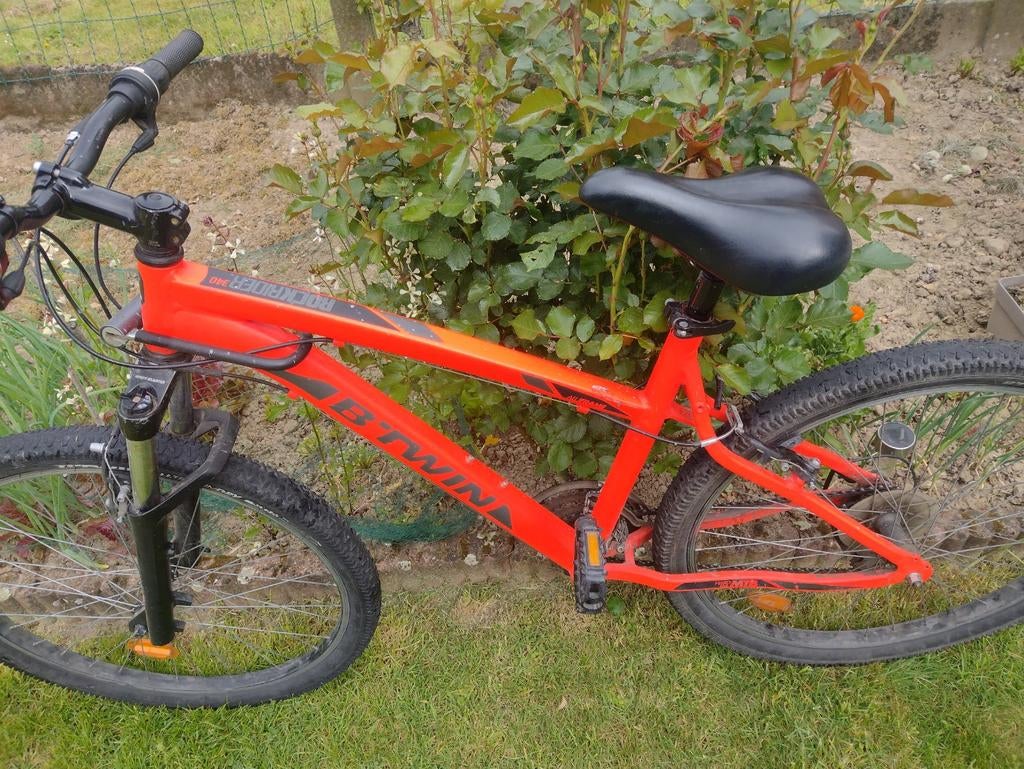 VELO B-TWIN 26"POUCES AVEC SUSPENSION, Vélos & Vélomoteurs, Enlèvement