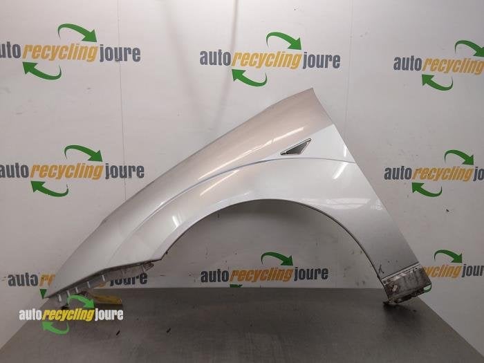Aile avant gauche d'un Ford Focus, -, -, 3 mois de garantie, -