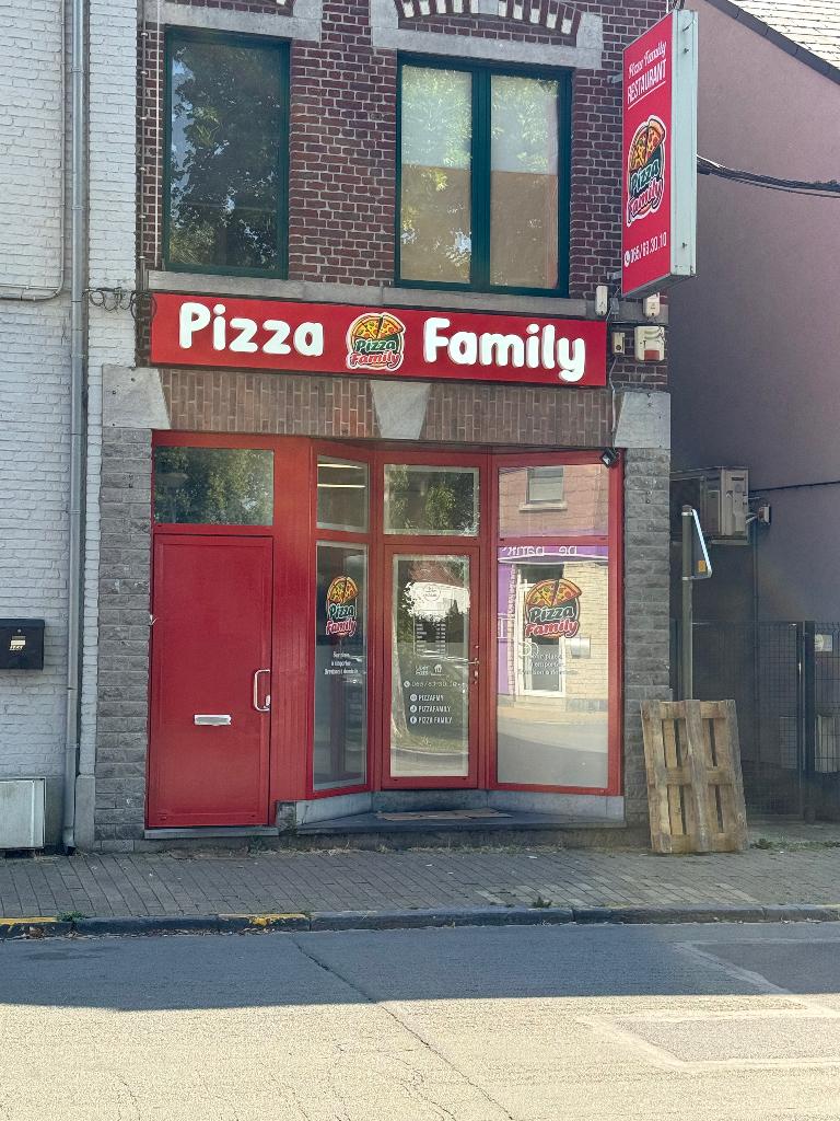 Pizzeria à remettre tout équipé, 210 m²