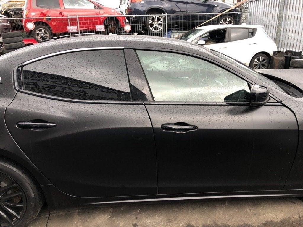 PORTIER RECHTS VOOR Maserati Ghibli III (01-2013/-), Taurusavenue 1
2132 LS  Hoofddorp, NL, Webaccessibility@stellantis.com, Maserati