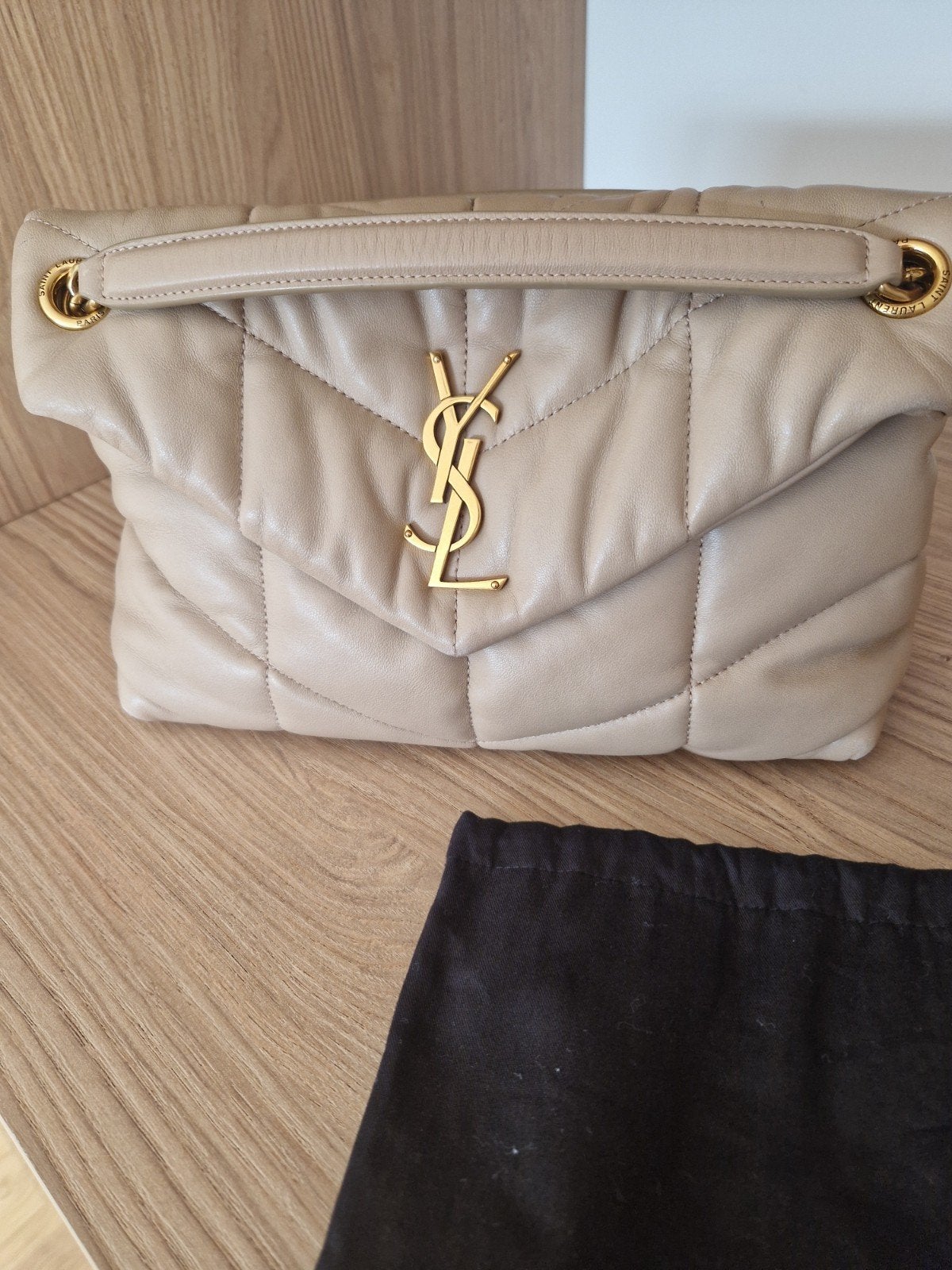 YVES SAINT LAURENT loulou puffer small dark beige, Overige merken, Beige, Ophalen of Verzenden, Zo goed als nieuw