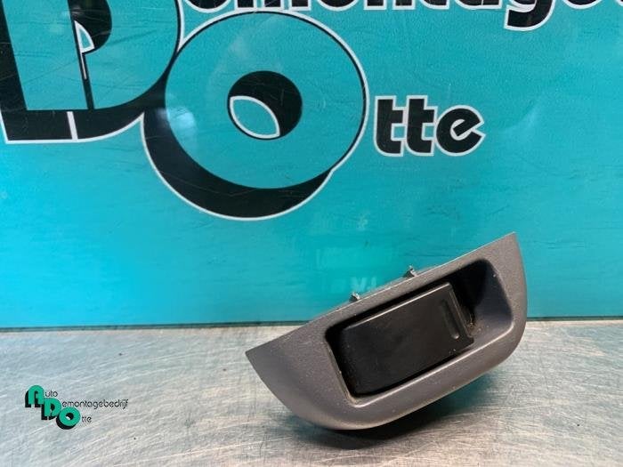 Commutateur vitre électrique d'un Citroen C1 (C1 08-), -, 3 mois de garantie, Utilisé, -