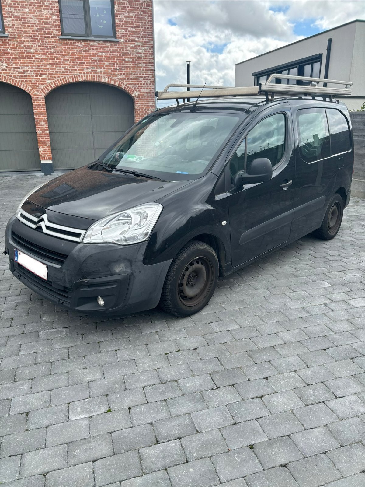 Te koop A vendre citroen berlingo 2015 euro 5 Automatic, Automaat, Euro 5, Zwart, Berlingo