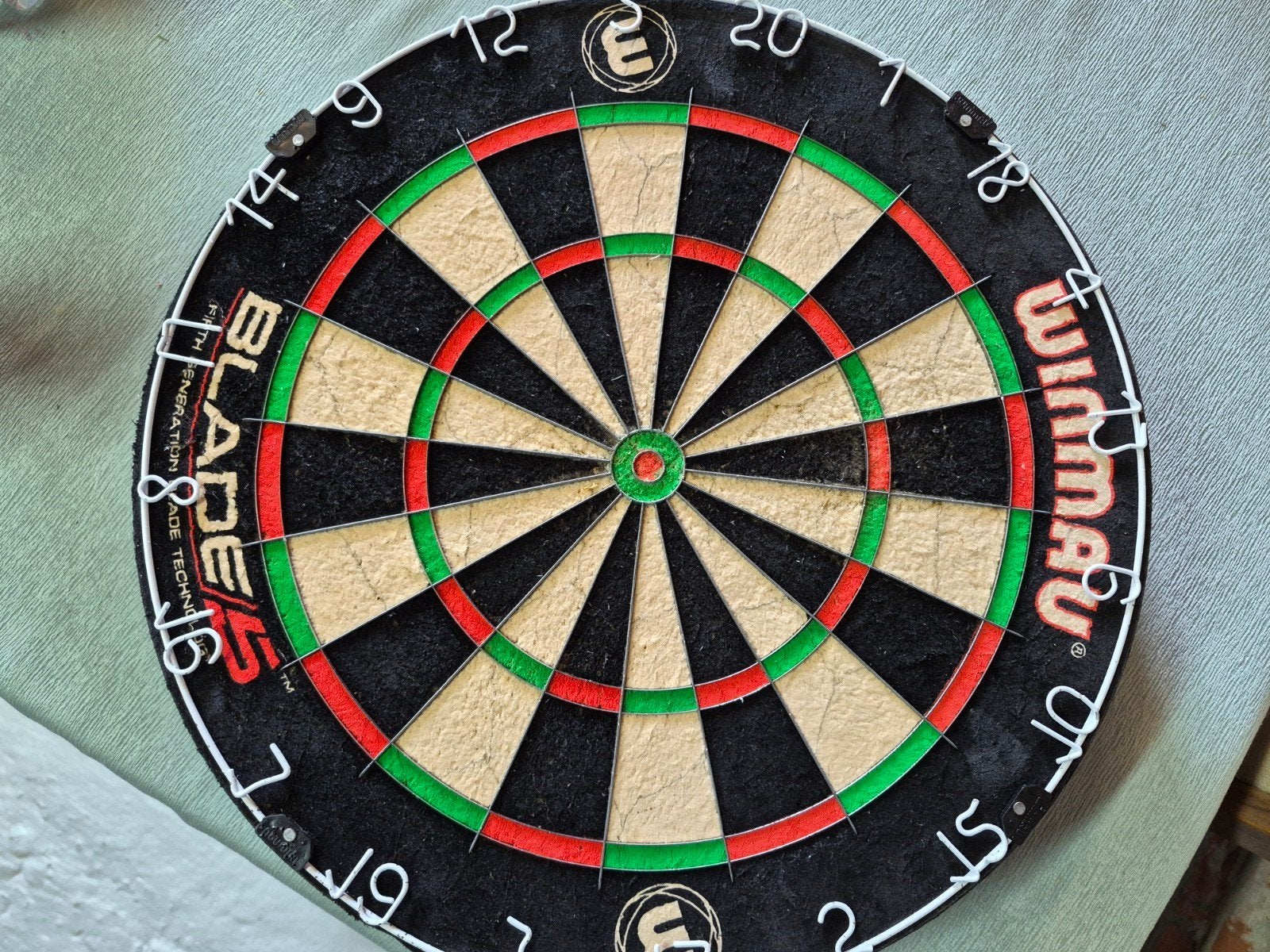 winmau  Blade 5 winmau  MVG Darts, Enlèvement, Utilisé, Cible de fléchettes