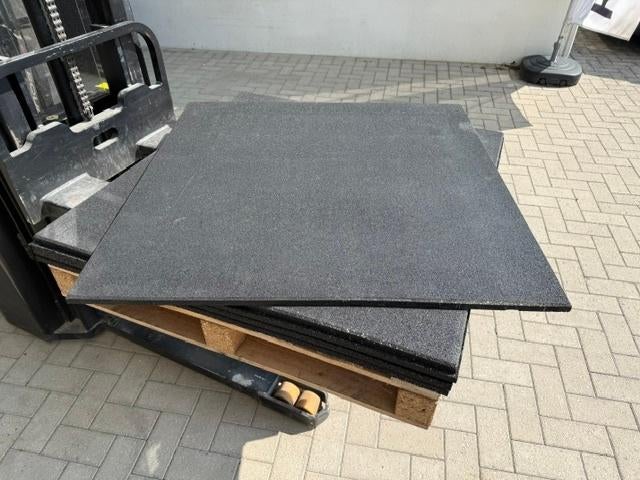 5st Rubber fitness-crossfit tegels GEBRUIKT 100x100x2 zwart, Sport en Fitness, Overige Sport en Fitness, Ophalen, Gebruikt