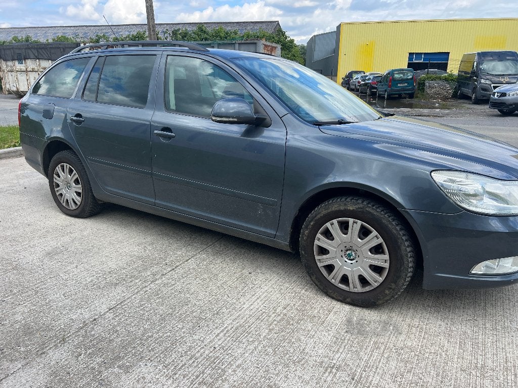 Skoda Octavia Break 1.4 Essence, Achat, Entreprise, Boîte manuelle, 5 portes