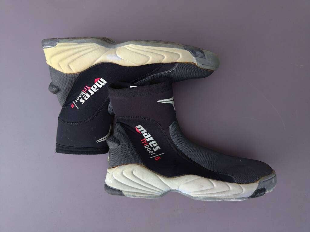 Chaussons de plongée Mares, Sports nautiques & Bateaux, Plongée, Enlèvement ou Envoi, Utilisé, Combinaison de plongée