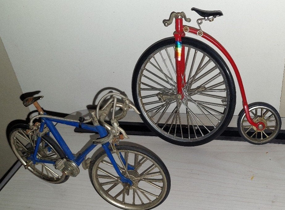 Ensemble de vélos miniatures vintage en métal (échelle 1:10), Enlèvement ou Envoi, Autres types
