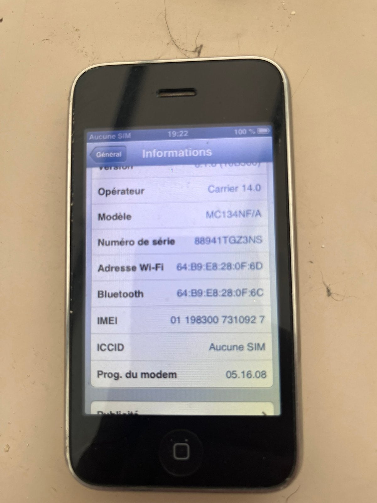 UN DED PREMIER GSM IPHONE 3 GS 2009 IMPECCABLE, Télécoms, Téléphonie mobile | Apple iPhone, Enlèvement, Comme neuf