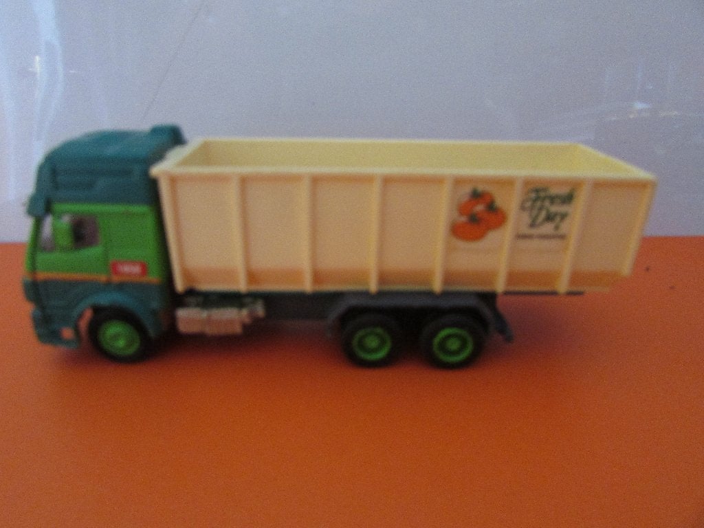 MERCEDES SK 1850 VRACHTWAGEN 1 :72, Ophalen of Verzenden, Zo goed als nieuw, Bus of Vrachtwagen, Overige merken
