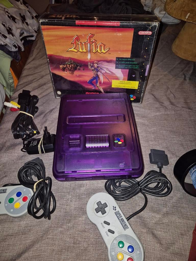 Super nintendo met nieuwe shell en spel lufia bigbox, Games en Spelcomputers, Spelcomputers | Nintendo Super NES, Ophalen of Verzenden