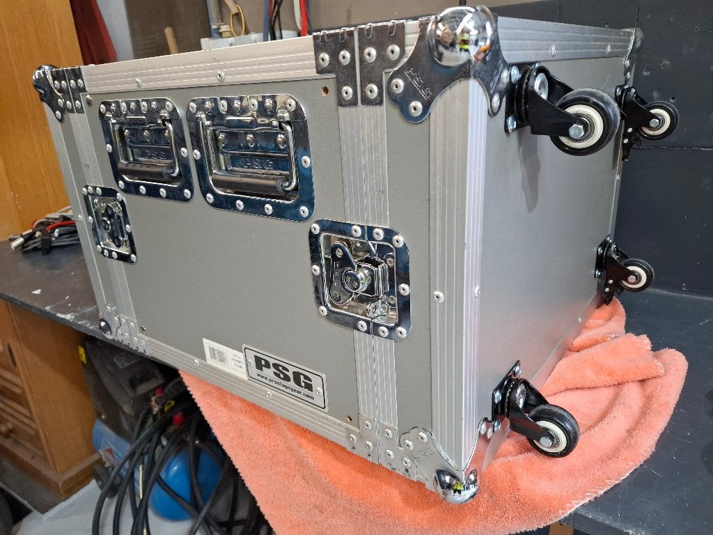 Te Koop:19 inch flightcase 9U op wieltjes, Muziek en Instrumenten, Ophalen, Zo goed als nieuw, Overige instrumenten, Flightcase