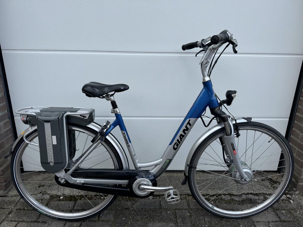 Giant elektrische fiets met twee accu’s | maat M, Fietsen en Brommers, Ophalen, Gebruikt, Versnellingen, Giant