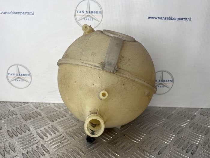 Réservoir d'expansion d'un Mercedes Vito, -, 3 mois de garantie, Utilisé, -