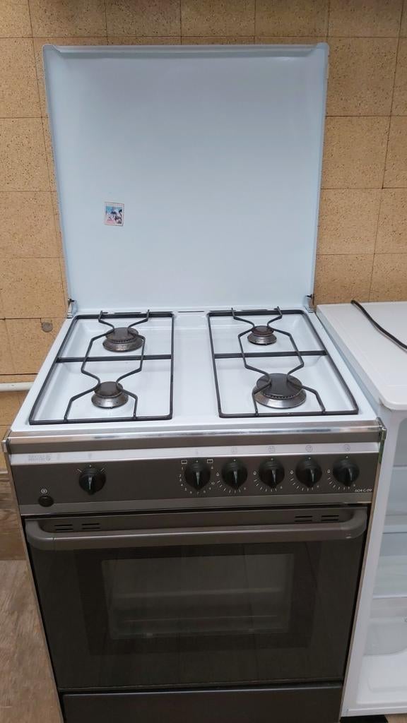 Gasfornuis met oven, Elektronische apparatuur, Fornuizen, Ophalen, Gebruikt, 4 kookzones, Gas