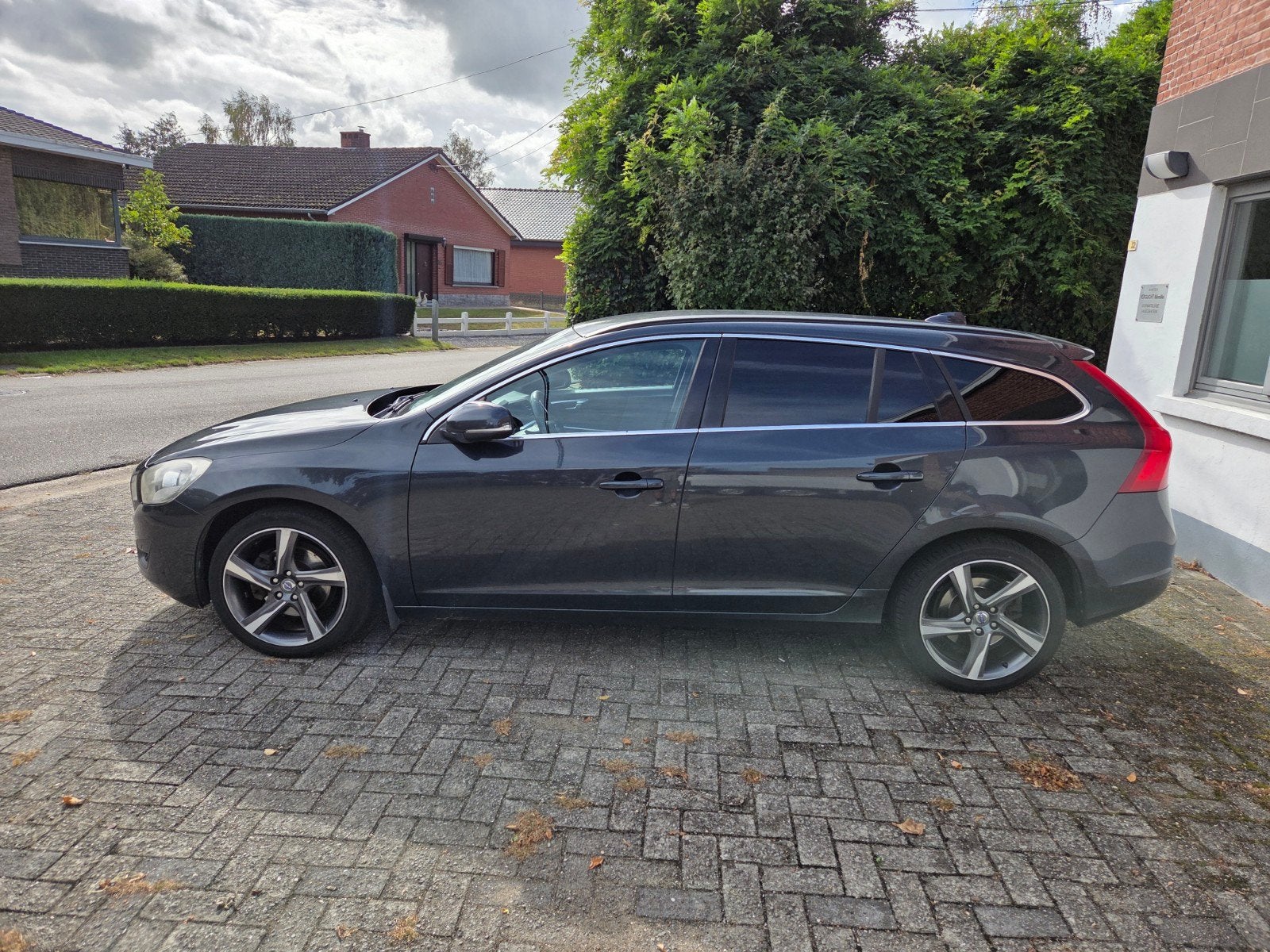 Volvo V60 163pk leder navi trekhaak, Autos, Cuir, Achat, Noir, 120 kW