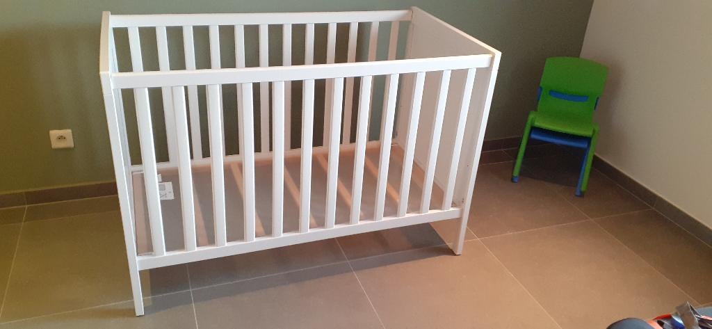 Babybed Ikea met matras, Kinderen en Baby's, Ophalen, Zo goed als nieuw, Minder dan 140 cm, Matras