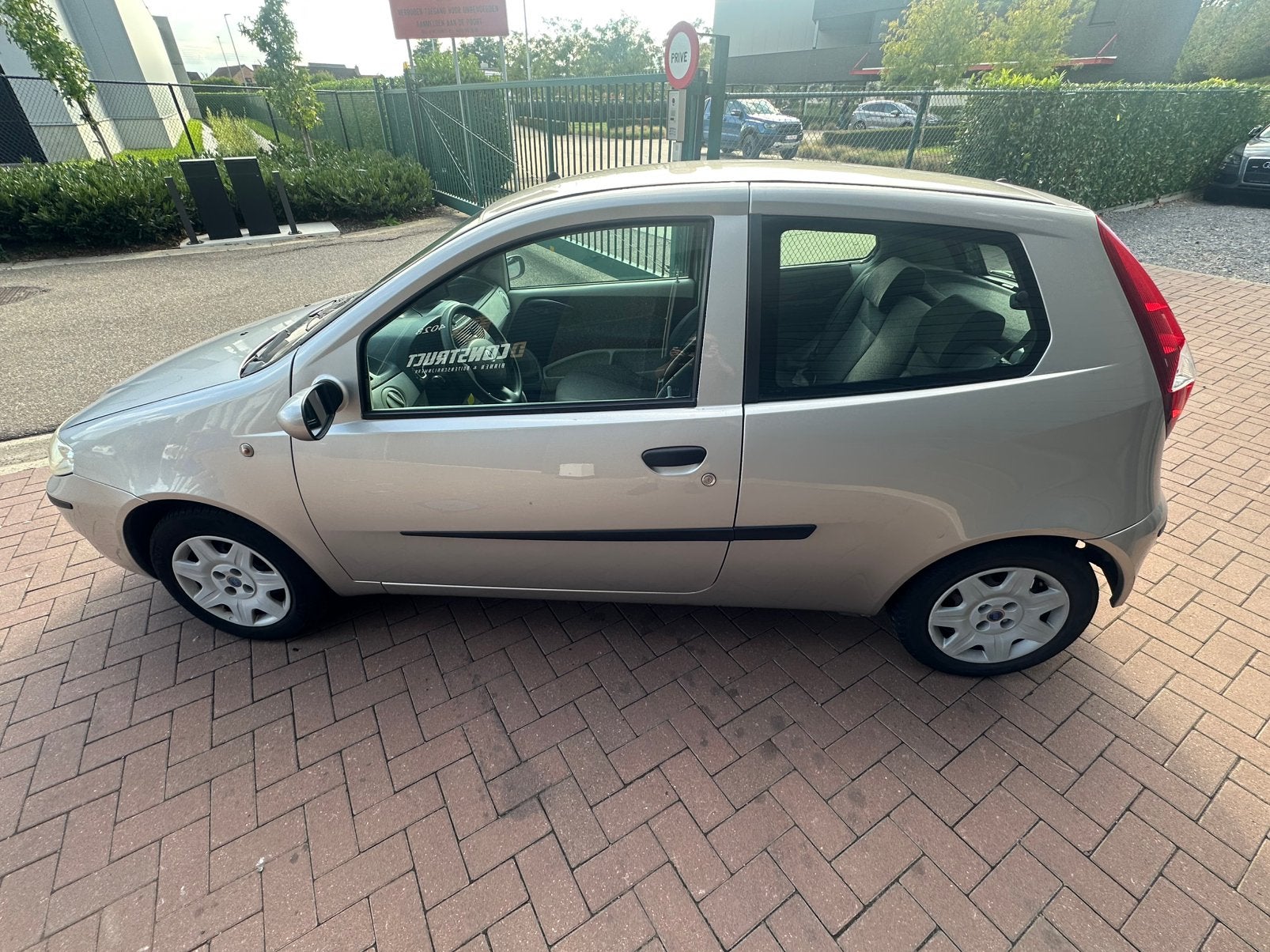 Fiat Punto 1.2 benzine €4 AUTOMAAT, GARANTIE, CarPlay, Auto's, Stof, 4 cilinders, USB, Bedrijf