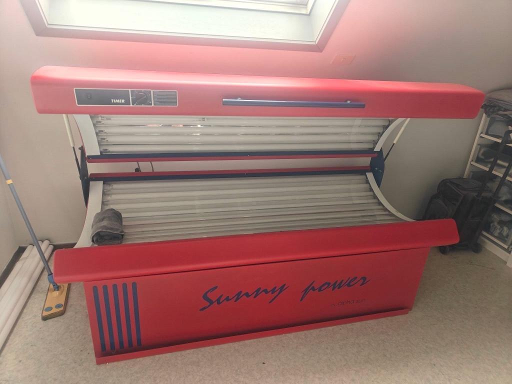 Zonnebank, Electroménager, Solarium, Banc solaire & Bronzage facial, Enlèvement, Utilisé, Banc solaire double, 15 lampes ou plus