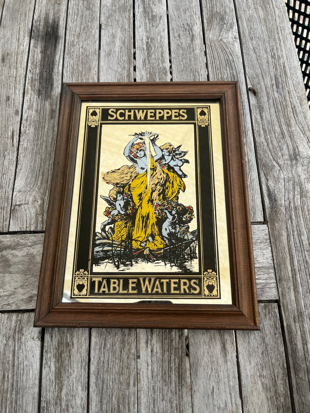 Schweppes spiegel, Enlèvement, Installation pour bar