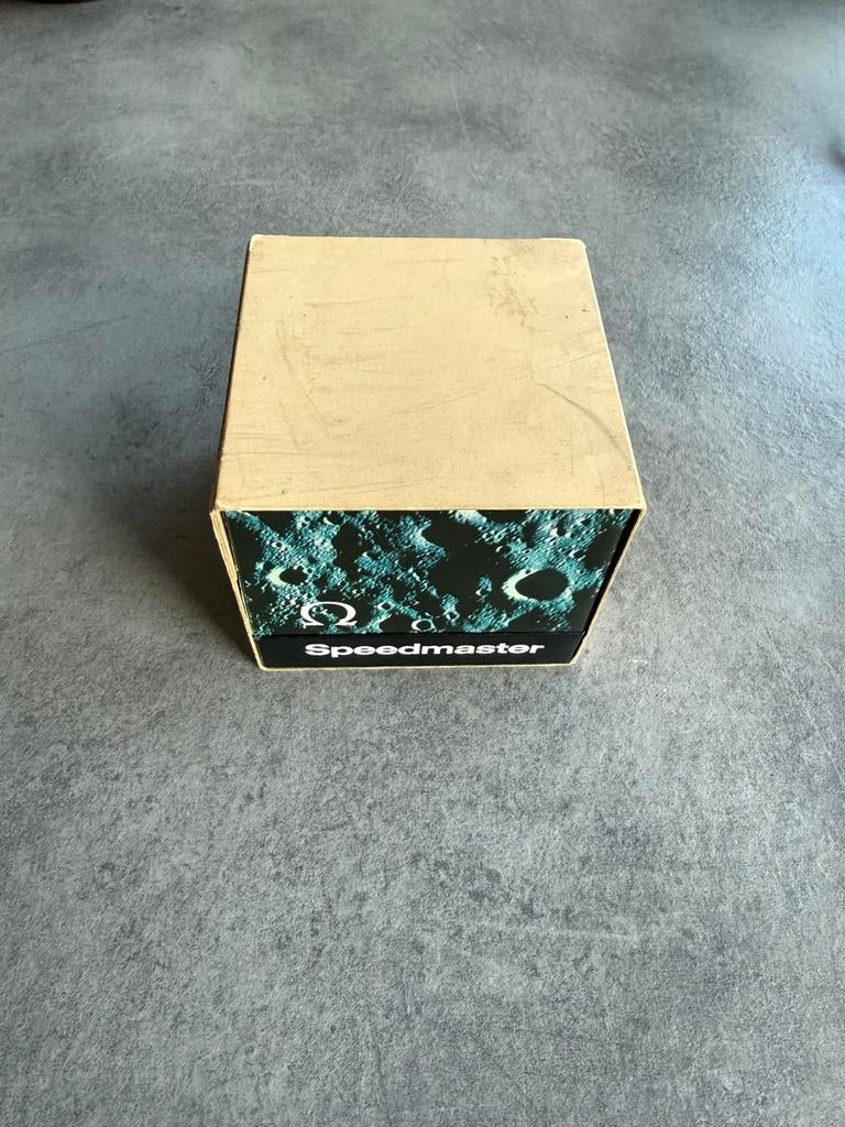 Moon crater box speedmaster, Bijoux, Sacs & Beauté, Enlèvement ou Envoi, Utilisé, Omega
