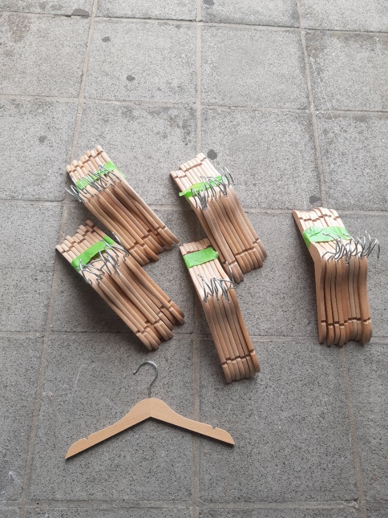 47 cintres en bois penderie enfant, Enlèvement, Neuf, Bois, Enfants
