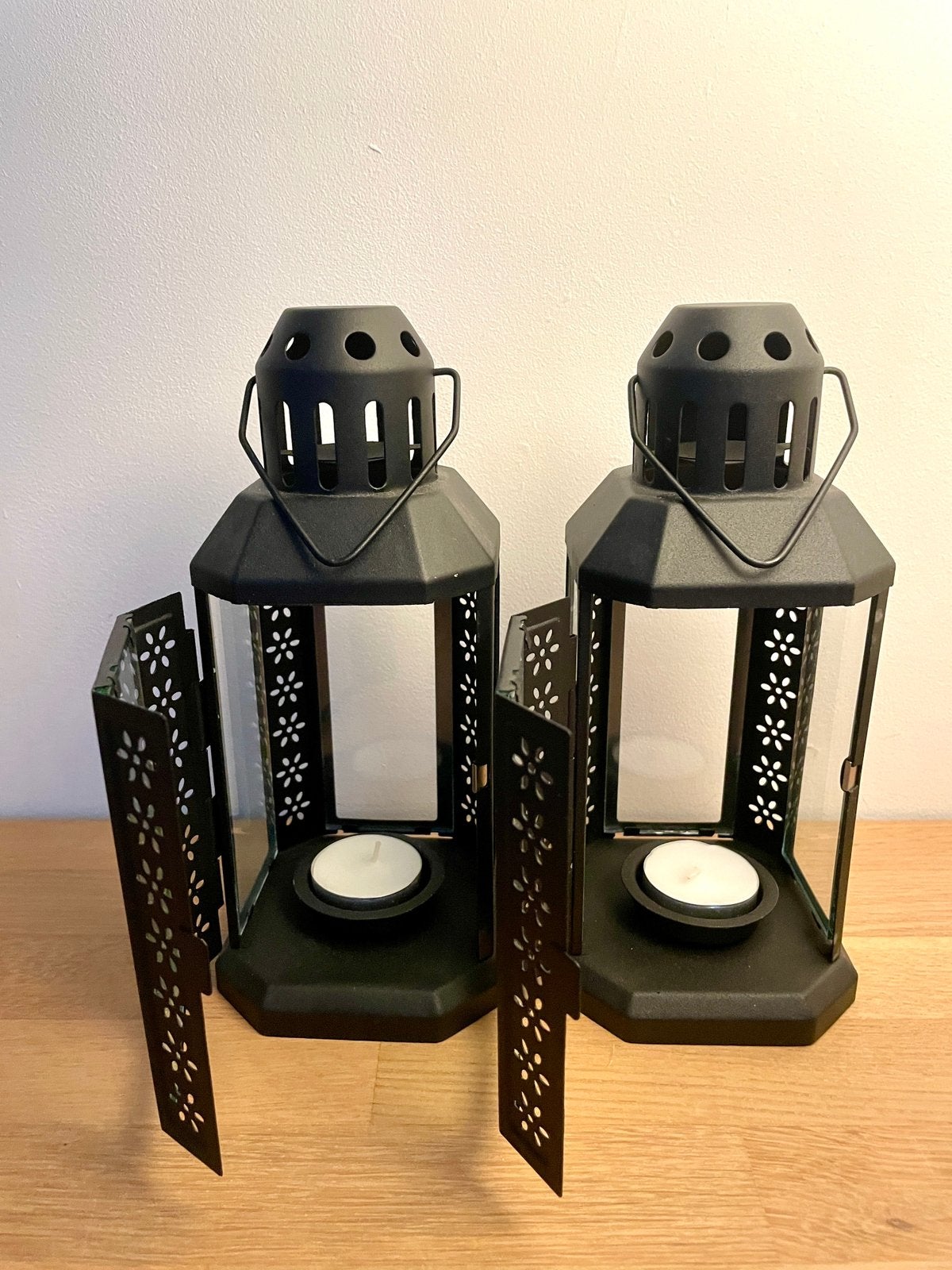 Set van 2 IKEA ENRUM lantaarns voor theelichtjes, Maison & Meubles, Accessoires pour la Maison | Bougeoirs & Bougies, Enlèvement ou Envoi
