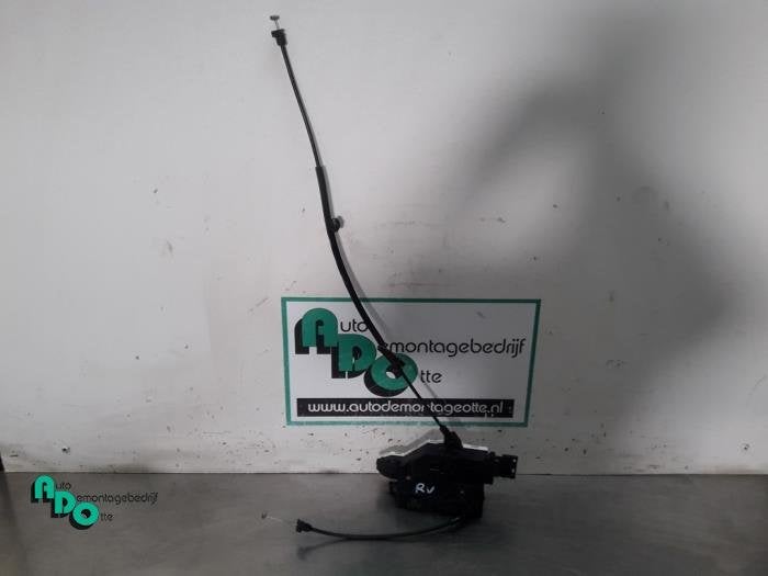 Deurslot Mechaniek 4Deurs rechts-voor van een Peugeot 207 (2, Gebruikt, -, -, Ophalen of Verzenden
