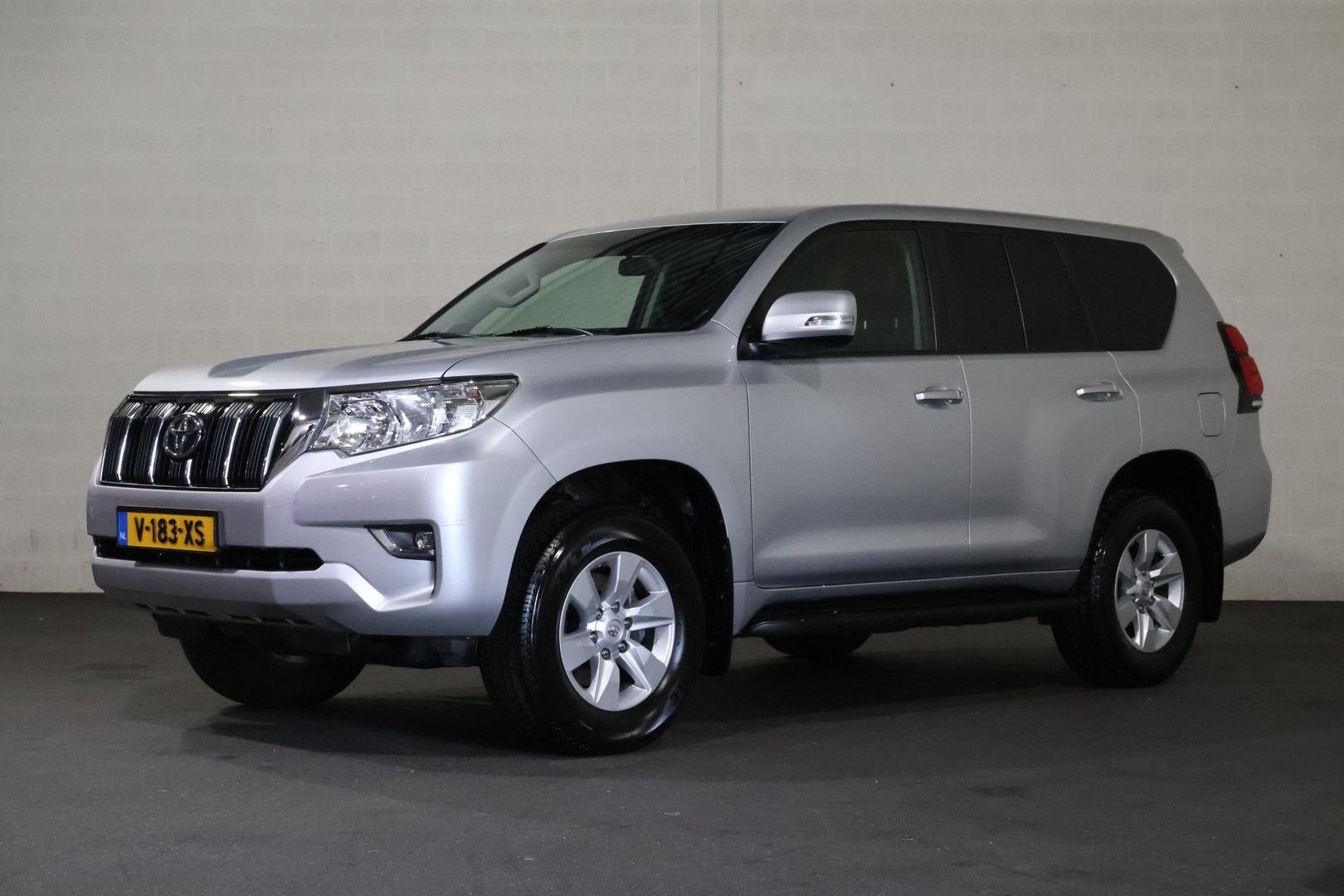 Toyota Land Cruiser 2.8 D-4D-F Challenger Window Van, Auto's, Toyota, Automaat, Diesel, SUV of Terreinwagen, Zilver of Grijs