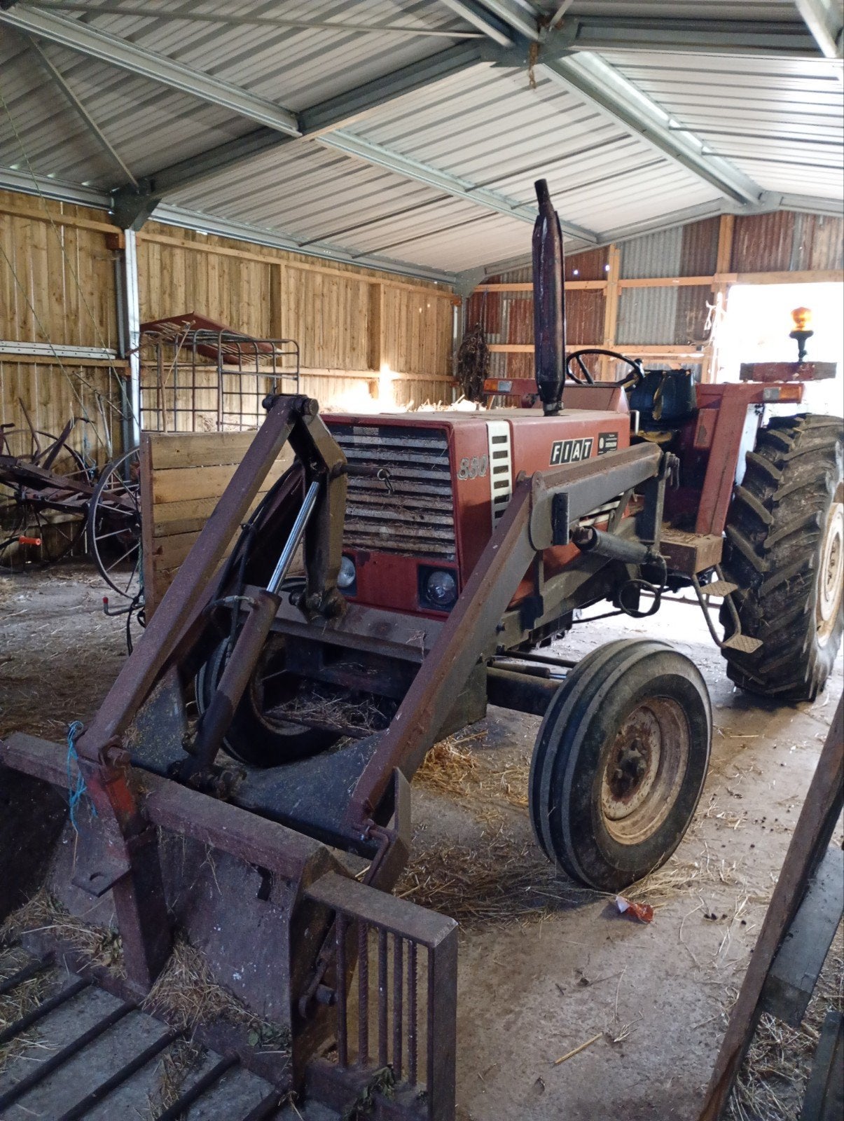 Tracteur FIAT 880 2RM avec chargeur frontal, Articles professionnels, Jusqu'à 80 ch, 5000 à 7500, Enlèvement, Utilisé