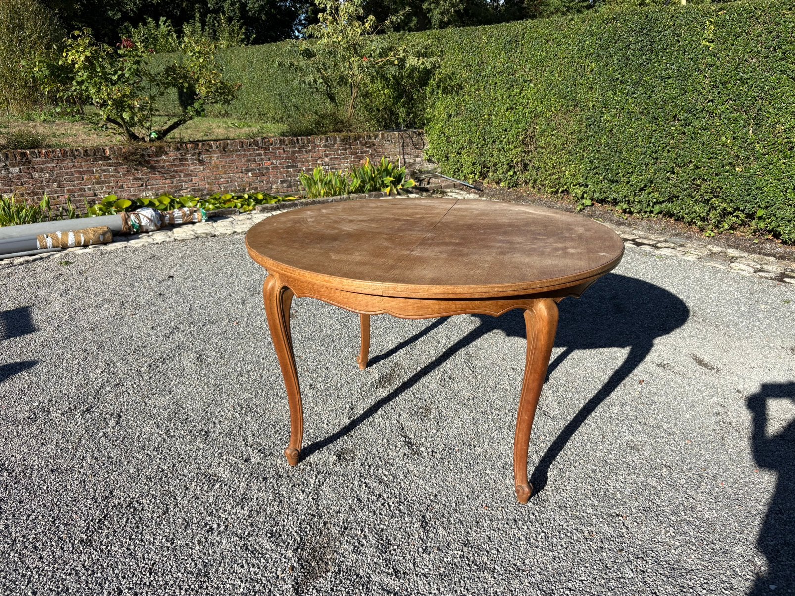 Table ronde pour sortir, 150 à 200 cm, Cinq personnes ou plus, Rond, 100 à 150 cm