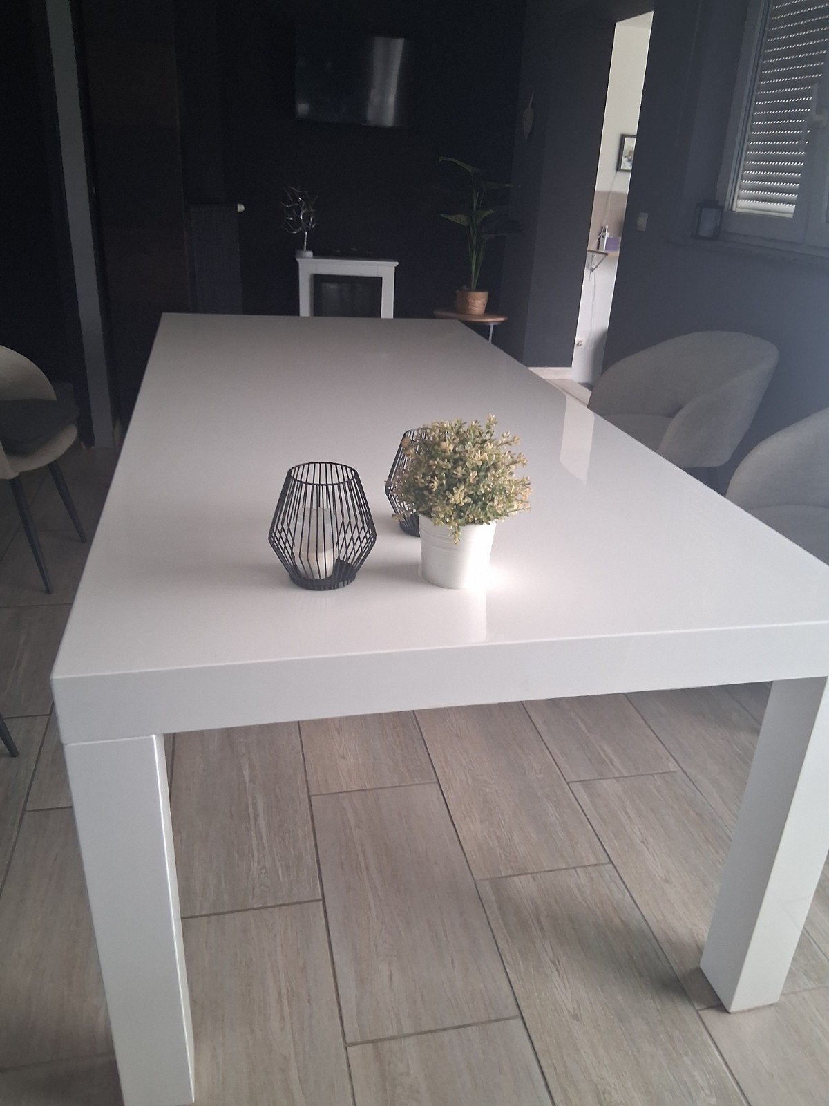 mooie tafel, Enlèvement