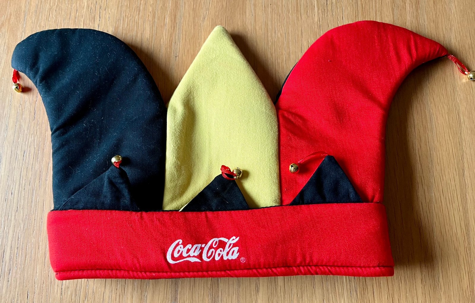 Muts en armbandjes Belgische driekleur, Divers, Drapeaux & Banderoles, Enlèvement, Comme neuf