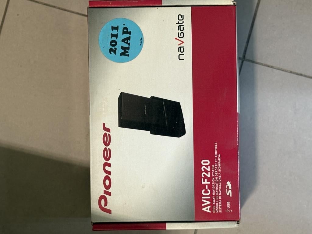 Pioneer AVIC‑F220, Auto diversen, Ophalen, Gebruikt