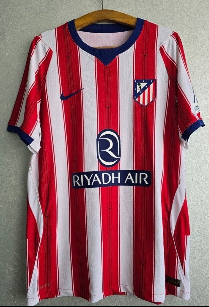 Atletico Madrid Voetbal Thuisshirt Origineel Nieuw 2026, Sport en Fitness, Voetbal, Verzenden