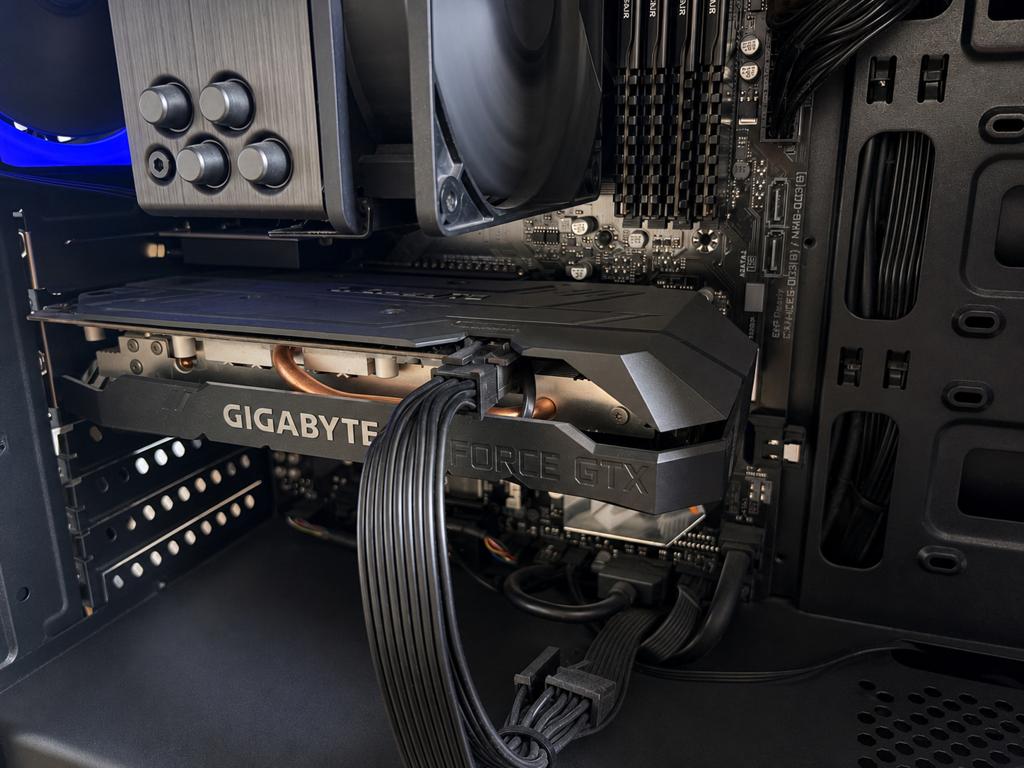 Videokaart GTX 1650 SUPER 4 gb, Informatique & Logiciels, Cartes vidéo, PCI-Express 3, GDDR6, Comme neuf, Enlèvement