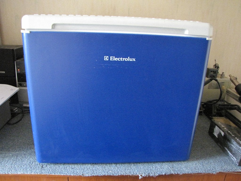 Koelbox Electrolux - 230V of 12V/24V of gas, Caravanes & Camping, Enlèvement ou Envoi, Comme neuf, Glacières