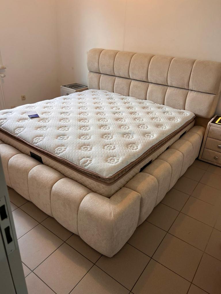 Premiem bed, Enlèvement, Matelas