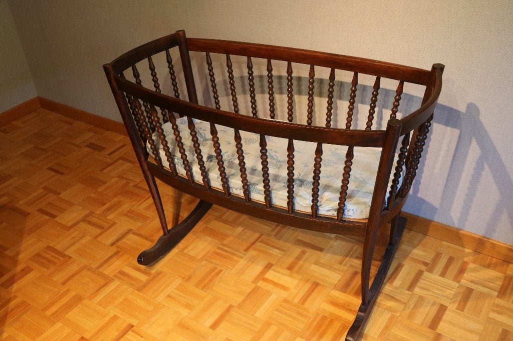 Prachtige Antieke Houten Schommelwieg (92 jaar oud), Ophalen, Gebruikt, Minder dan 140 cm, Matras