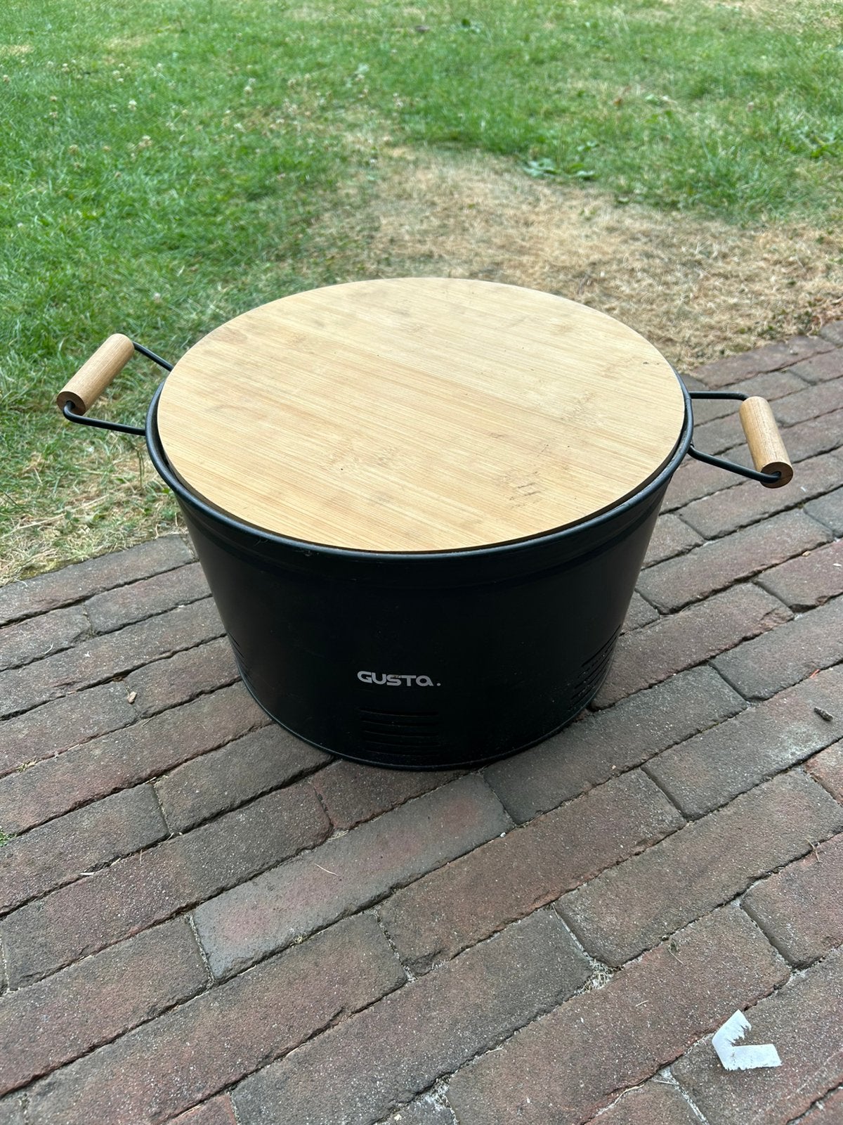 Tafel bbq merk gusta, Tuin en Terras, Ophalen, Zo goed als nieuw