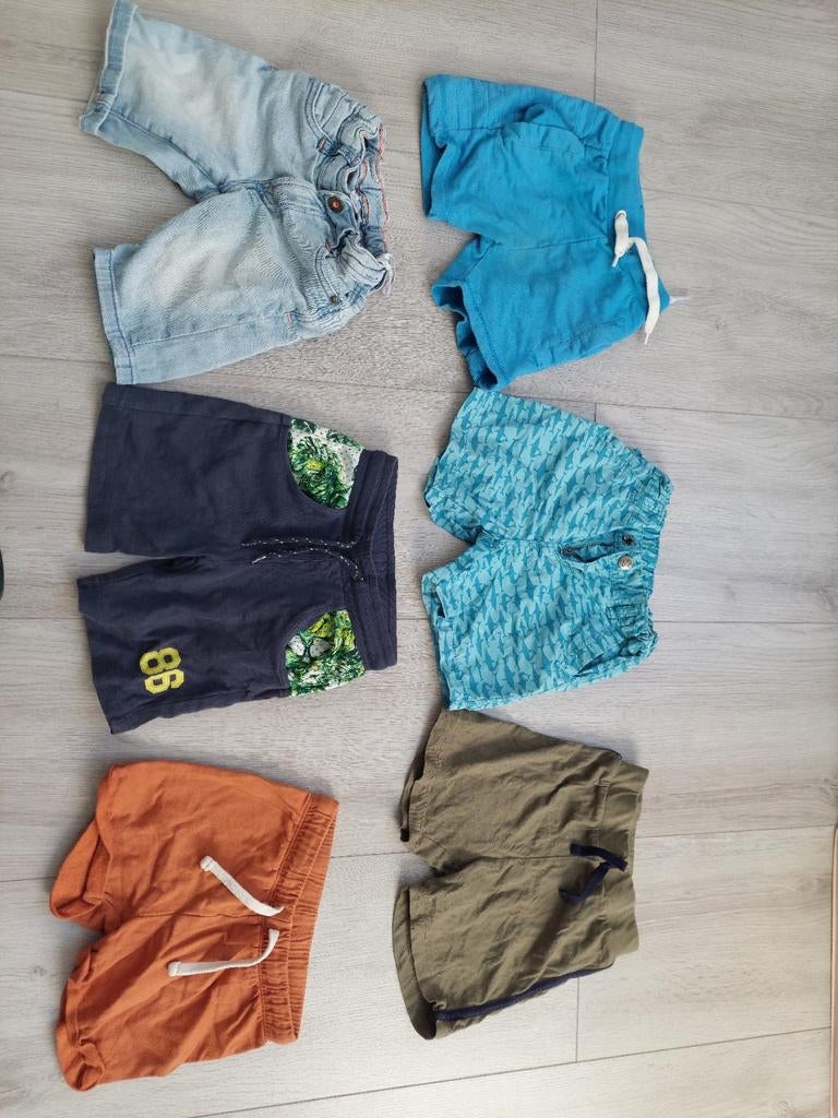 Korte broeken maat 98, Kinderen en Baby's, Kinderkleding | Maat 98, Ophalen of Verzenden, Jongen, Broek