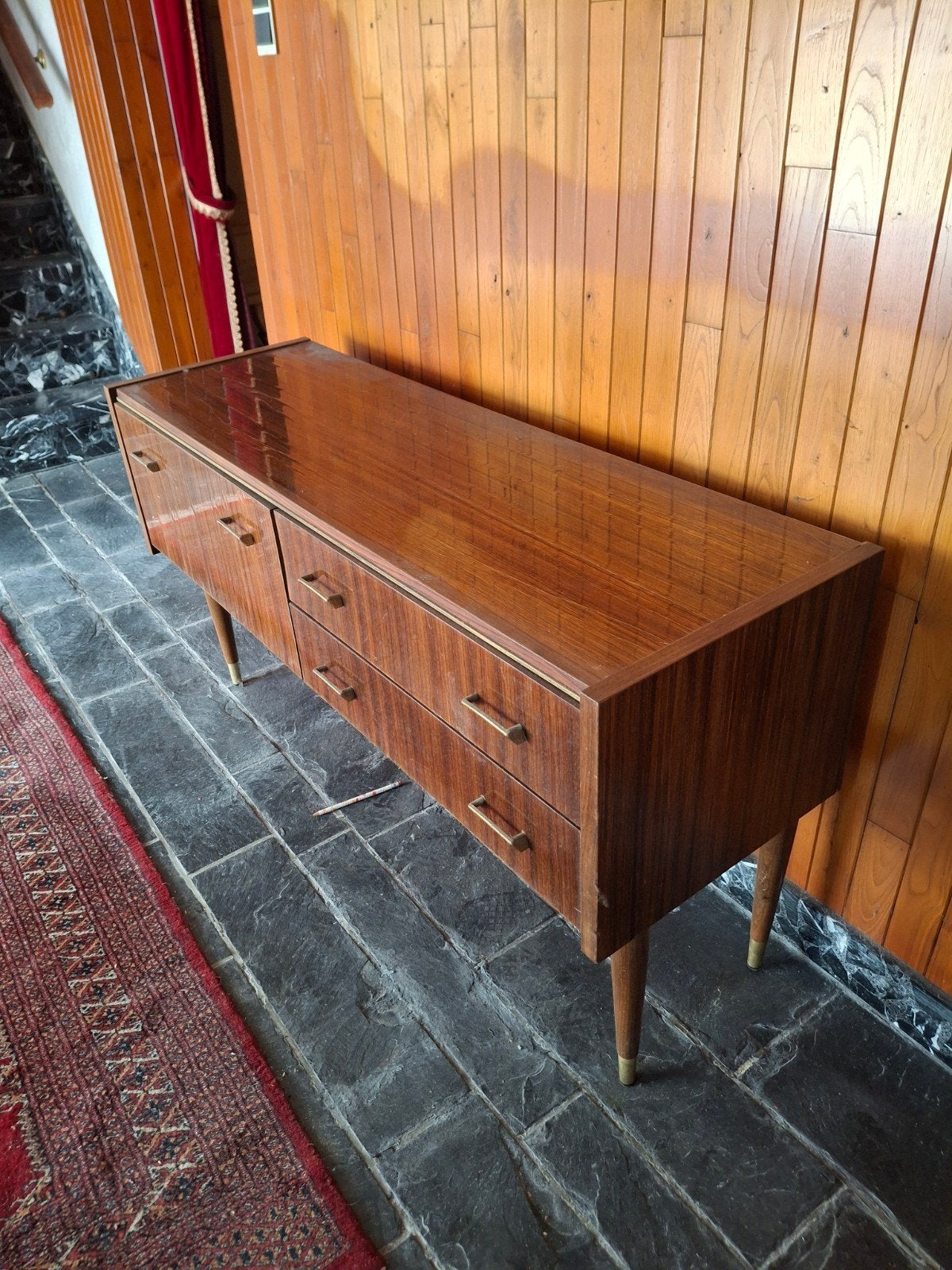 Vintage glanzend fineer make up tafel met 2 lades en valdeur, Antiek en Kunst, Antiek | Meubels | Bedden, Ophalen